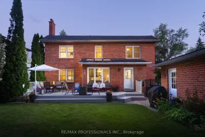 106 Rathburn Road, Toronto, On M9a 1r7