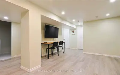 76 Macdonald Street Lower, Toronto, On M8v 1y4