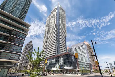 Condo Apartment in Mississauga