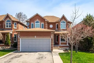 23 Fenflower Court, Brampton, On L7a 1h3