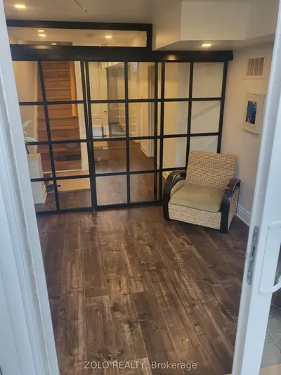 28 Spring Valley Court, Brampton, On L6p 2e6