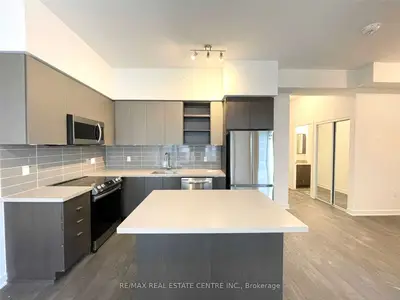 Condo Apartment in Mississauga