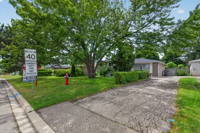 129 Folkstone Crescent, Brampton, On L6t 3m6