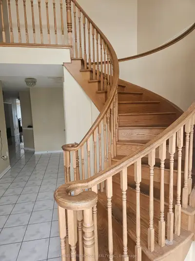 20 Himalaya Street, Brampton, On L6r 2l8
