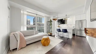 Condo Apartment in Toronto