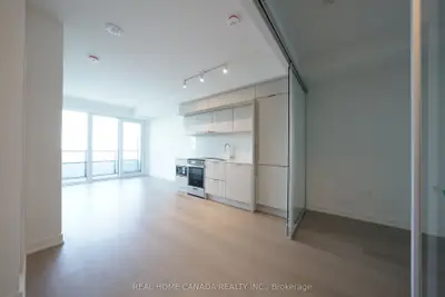 Condo Apartment in Mississauga