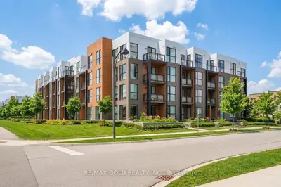 Condo Apartment in Oakville