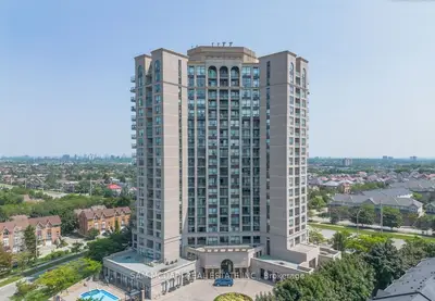 Common Element Condo in Mississauga
