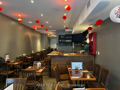 371 Roncesvalles Avenue, Toronto, On M6r 2m7