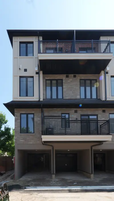 Condo Townhouse in Mississauga