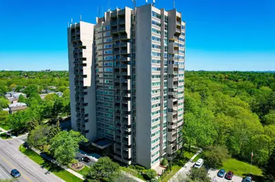 Condo Apartment in Oakville