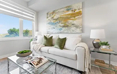 Att/Row/Townhouse in Toronto