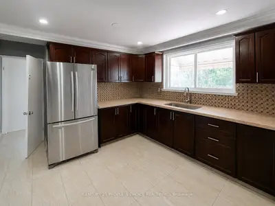 105 Lexington Avenue, Toronto, On M9v 2g9