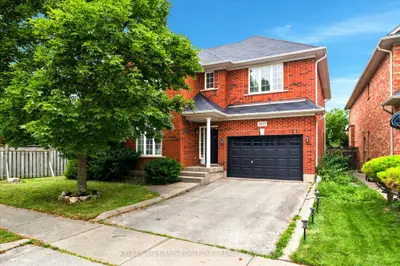 2153 MEADOWGLEN Drive, Oakville, ON L6M 4C9