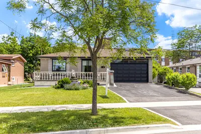 9 Wheatsheaf Crescent, Toronto, On M3n 1p7