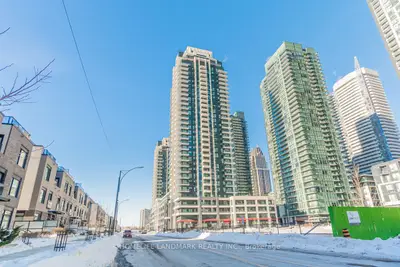 Condo Apartment in Mississauga