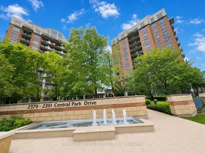 Condo Apartment in Oakville