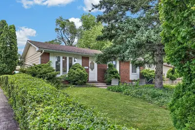Detached in Burlington