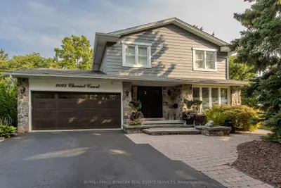 Detached in Burlington