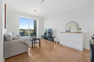 Condo Apartment in Milton