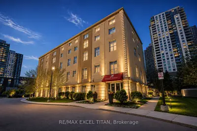 Condo Apartment in Toronto