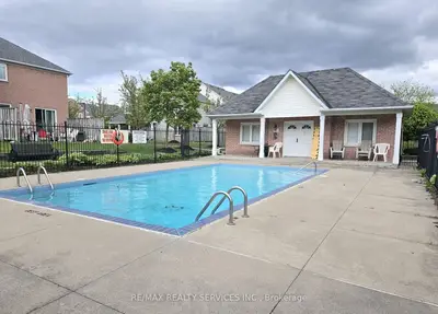 Condo Townhouse in Mississauga