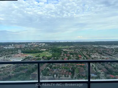 Condo Apartment in Mississauga
