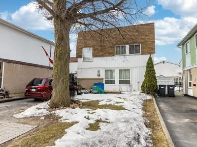 3 Haley Court, Brampton, On L6s 1n6