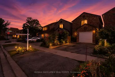 91 Woolenscote Circle, Toronto, On M9v 4r6