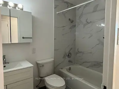 515 North Service Road 2-611, Mississauga, On L5a 1b3