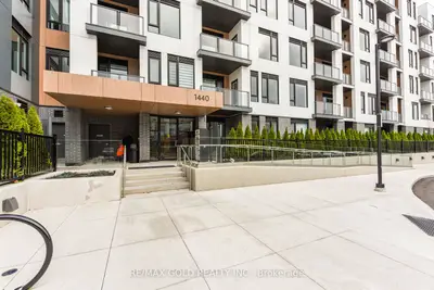 Condo Apartment in Milton