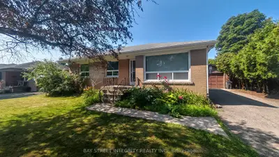 Detached in Oakville