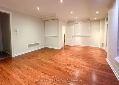 160 Bob Yuill Drive, Toronto, On M9m 0b1