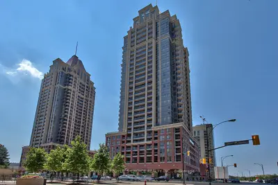 Condo Apartment in Mississauga