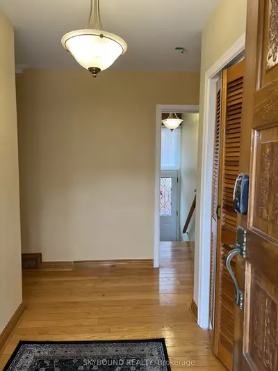 33 Bradstock Road, Toronto, On M9m 1m9