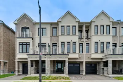 Att/Row/Townhouse in Milton
