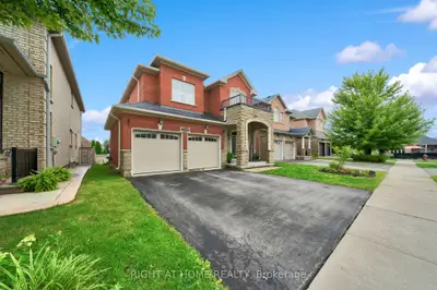 Detached in Oakville