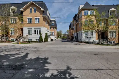 390 Hopewell Avenue 138, Toronto, On M6e 2s2