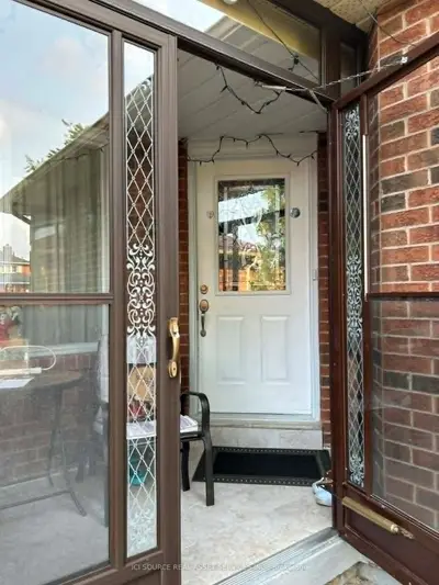 3546 Italia Crescent, Mississauga, On L5b 3t6