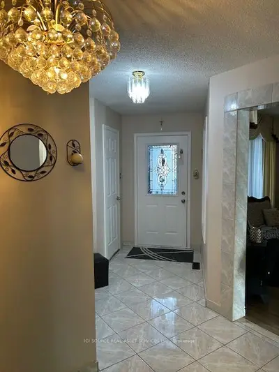 3546 Italia Crescent, Mississauga, On L5b 3t6