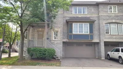 Condo Townhouse in Mississauga