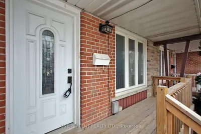 3074 Merritt Avenue, Mississauga, On L4t 1p2