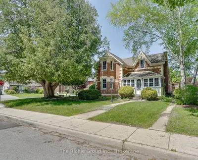 15 Emma Street, Caledon, On L7c 1k5