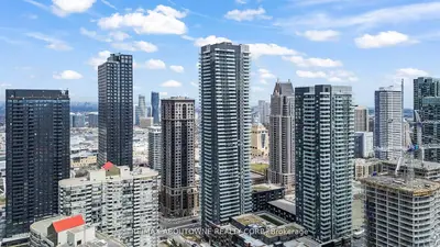 Condo Apartment in Mississauga