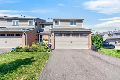Condo Townhouse in Mississauga