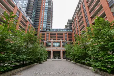 Condo Apartment in Toronto
