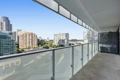 3900 Confederation Parkway 1002, Mississauga, On L5b 0m3