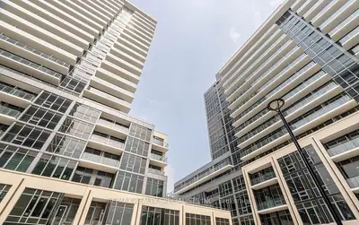 Condo Apartment in Milton
