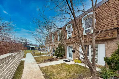 1310 Gulleden Drive 13, Mississauga, On L4x 1y9