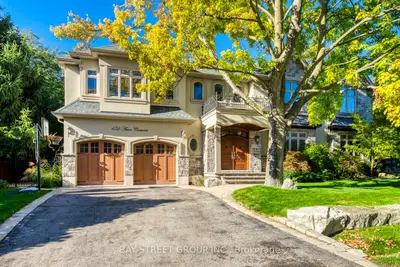 Detached in Oakville